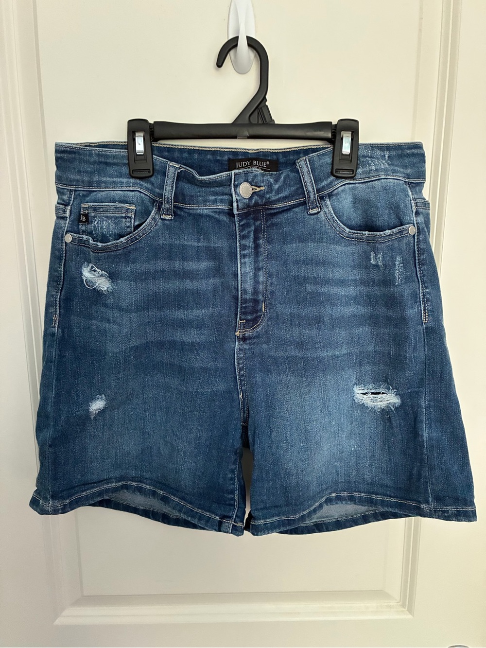 Judy Blue Mid-Rise Faded Blue Distressed Jean Shorts Size XL